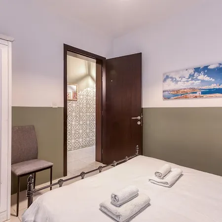 Stylish 2br Near Seafront Sliema